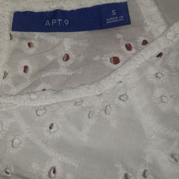 Like New Apt. 9 White Eyelet Blouse Sz S - Picture 4 of 7